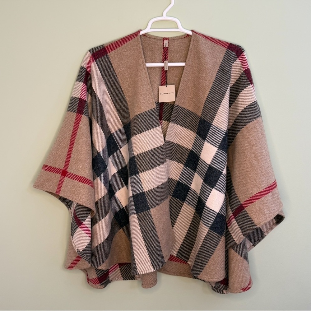 NEW Burberry cape iconic plaid poncho 100% wool